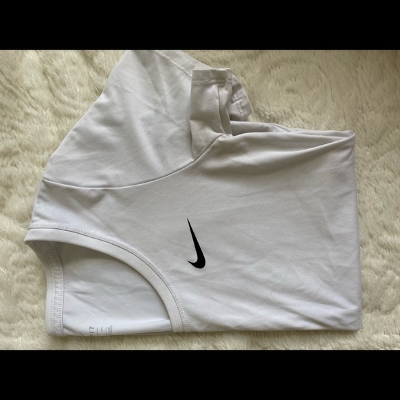 Nike Dri-fit T-Shirts - Picture 6 of 6